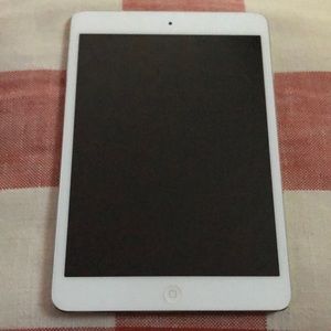 iPad mini model A1432 - Excellent condition